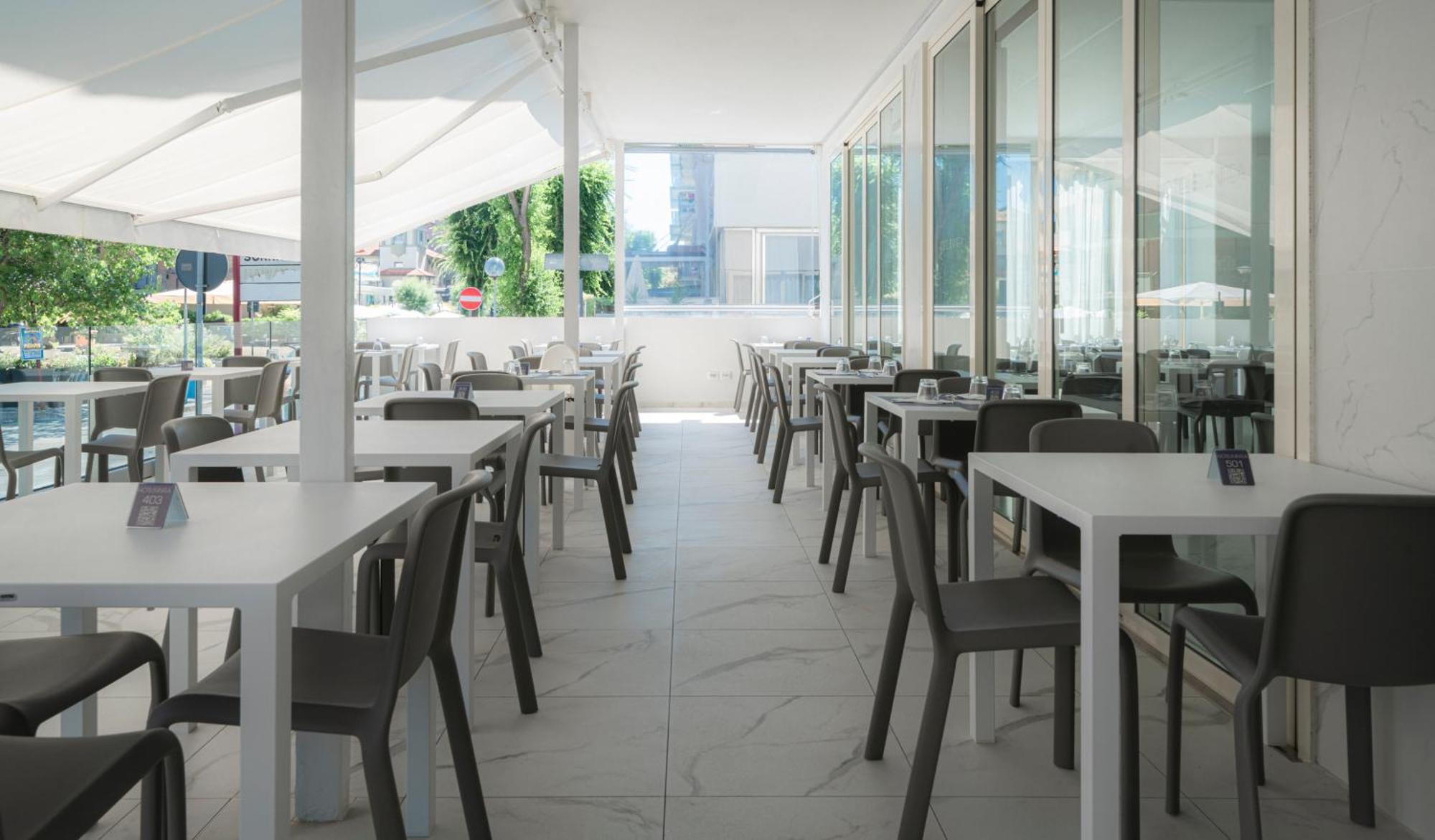 Hotel Ninfea Cattolica Esterno foto