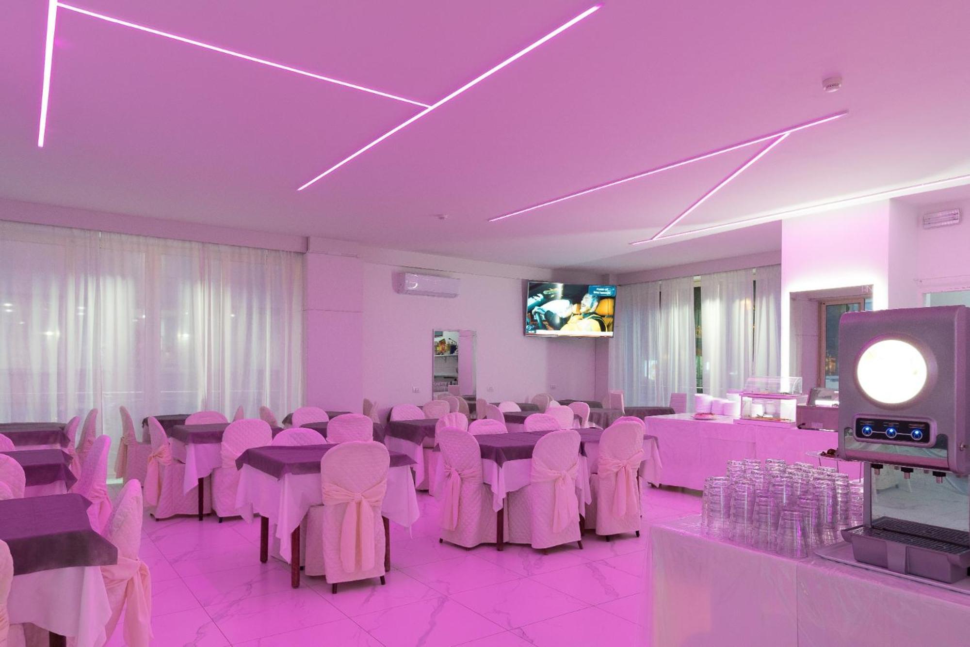 Hotel Ninfea Cattolica Esterno foto