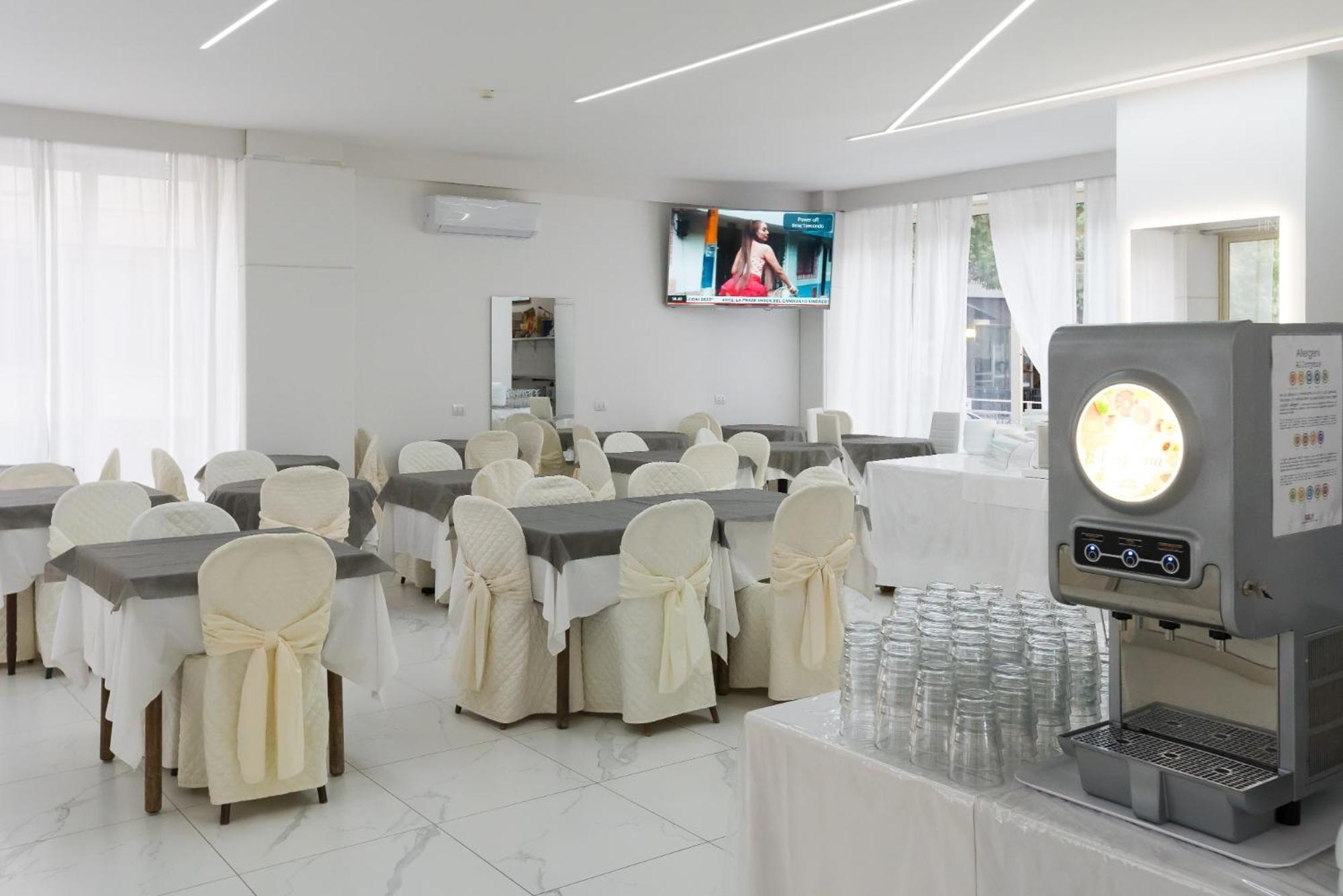 Hotel Ninfea Cattolica Esterno foto