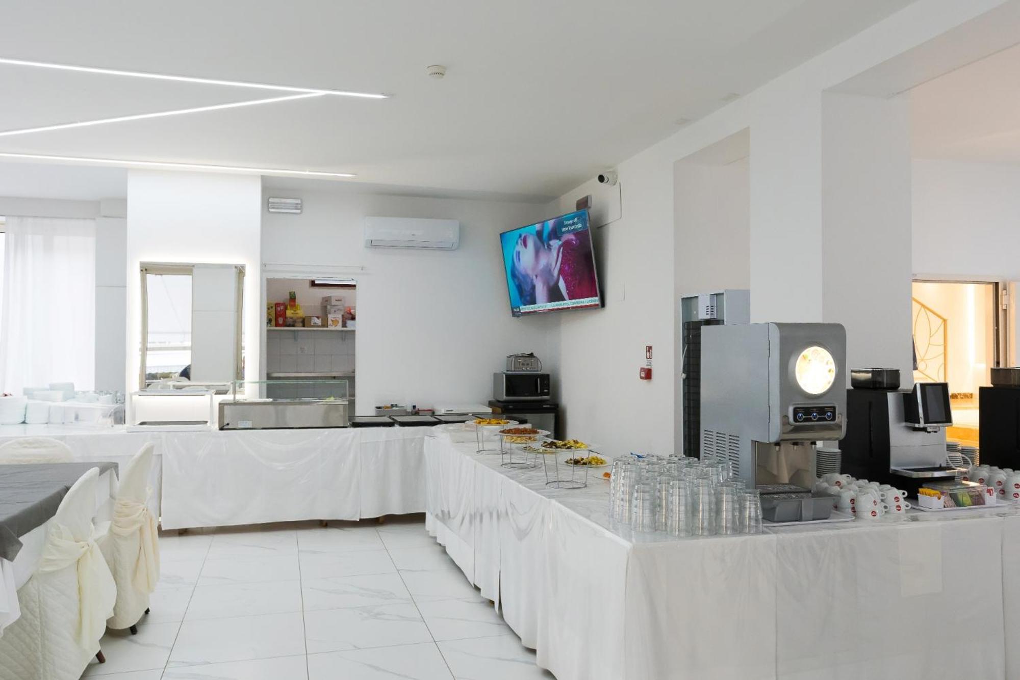 Hotel Ninfea Cattolica Esterno foto
