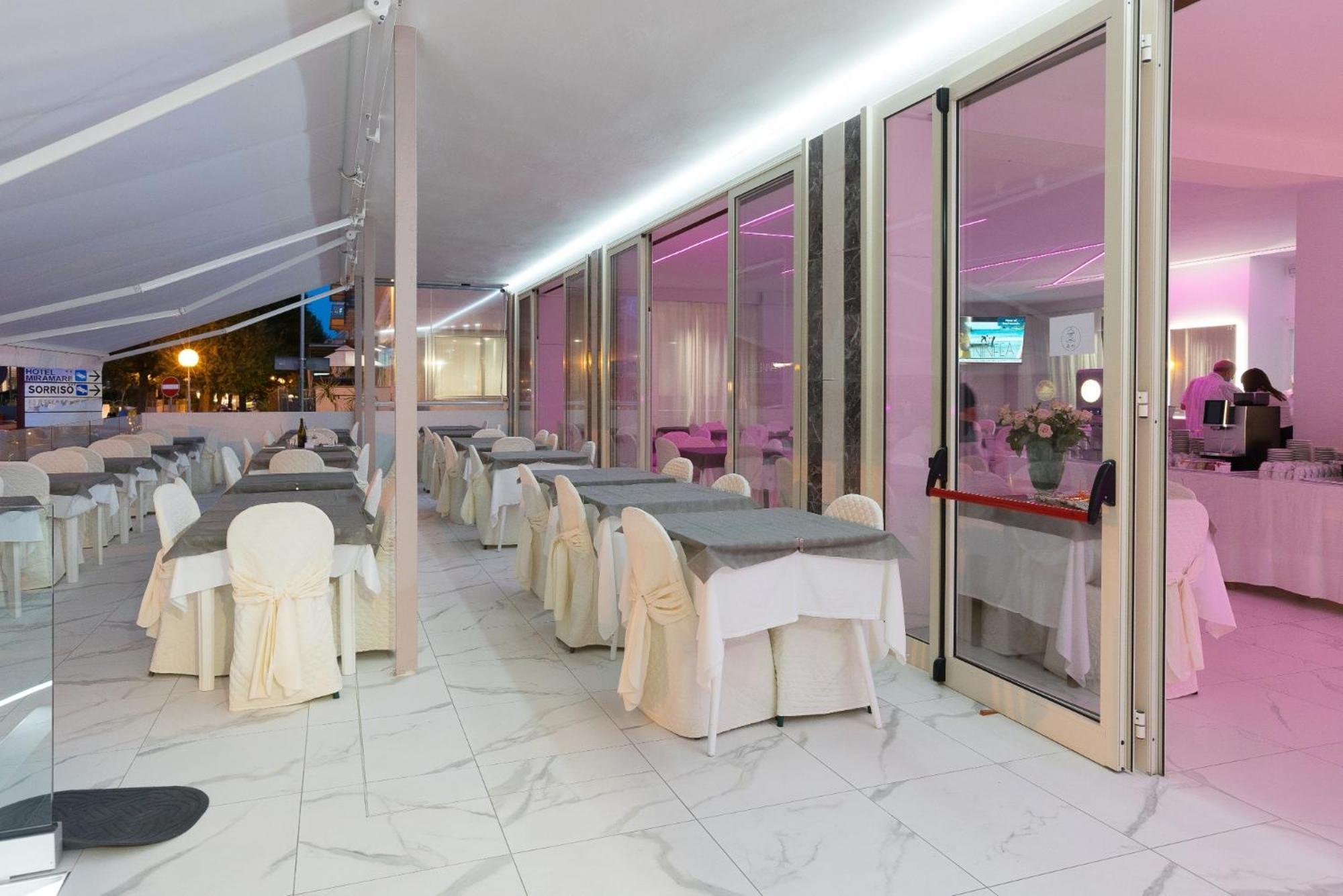 Hotel Ninfea Cattolica Esterno foto