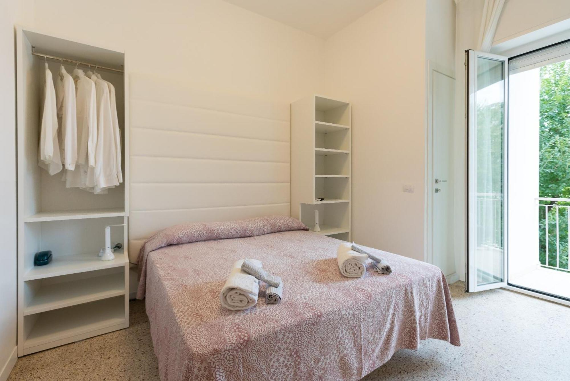 Hotel Ninfea Cattolica Esterno foto