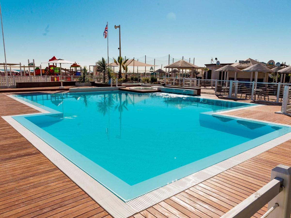 Hotel Ninfea Cattolica Esterno foto